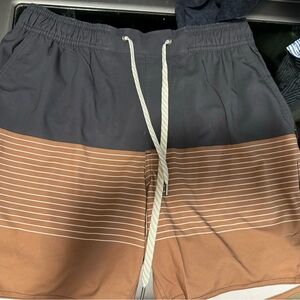 Vuori shorts - men’s medium
